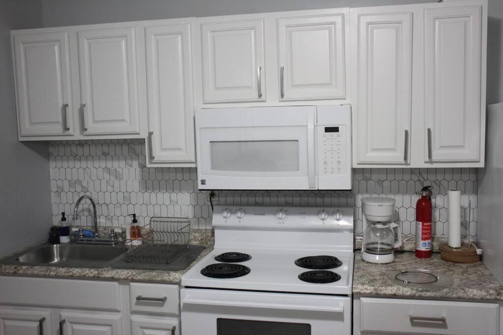 Entire 2-Bed Private Apt - Ewr/Nyc/Outlet Mall Newark Luaran gambar